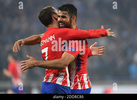 Antoine Griezmann (à gauche) et Diego Costa de l'Atletico Madrid célèbrent lors du match final de l'UEFA Europa League Marseille / Atletico Madrid à Lyon, France, le 16 mai 2018. Atletico a remporté 3-0 et son 3e titre. Photo de Christian Liewig/ABACAPRESS.COM Banque D'Images