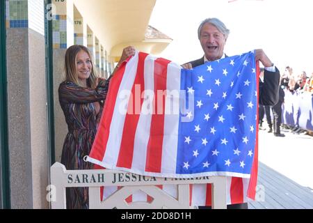 Sarah Jessica Parker et le maire Philippe Augier assistent à une séance photo lors du 44e Festival du film américain de Deauville à Deauville, le 7 septembre 2018. Photo de Julien Reynaud/APS-Medias/ABACAPRESS.COM Banque D'Images