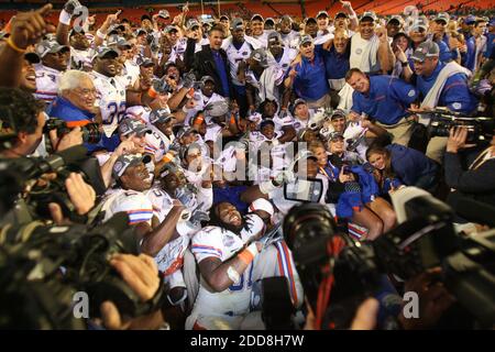 PAS DE FILM, PAS DE VIDÉO, PAS de TV, PAS DE DOCUMENTAIRE - la Floride célèbre une victoire de 24-14 sur l'Oklahoma dans le championnat de BCS au Dolphin Stadium à Miami, FL, USA le 8 janvier 2009. Photo de Gary W. Green/Orlando Sentinel/MCT/Cameleon/ABACAPRESS.COM Banque D'Images