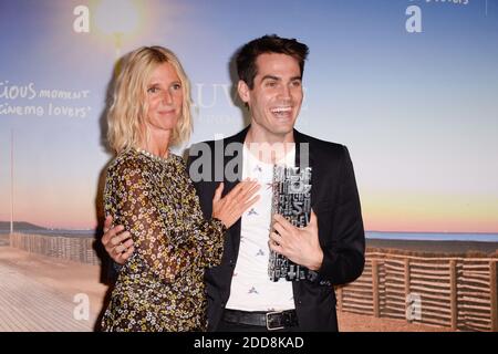 Sandrine Kiberlain et Jim Cummings ont reçu le Grand Prix de la participation aux lauréats Photocall lors du 44e Festival du film américain de Deauville à Deauville, le 8 septembre 2018. Photo de Julien Reynaud/APS-Medias/ABACAPRESS.COM Banque D'Images