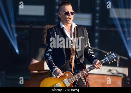 Johnny Depp de Hollywood Vampires se produisant sur scène à Hellfest à Clisson, France, le 22 juin 2018. Photo de Julien Reynaud/APS-Medias/ABACAPRESS.COM Banque D'Images