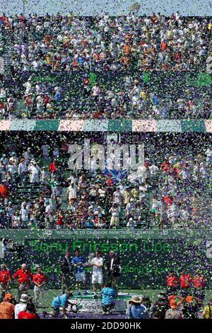 PAS DE FILM, PAS DE VIDÉO, PAS de TV, PAS DE DOCUMENTAIRE - Andy Murray, de Grande-Bretagne, a vaincu Novak Djokovic, de Serbie, lors de la finale masculine du tournoi de tennis Sony Ericsson Open à Key Biscayne, Floride, le dimanche 5 avril 2009. Photo de Carl Justa/Miami Herald/MCT/Cameleon/ABACAPRESS.COM Banque D'Images