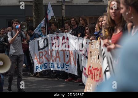 Environ 15,000 fonctionnaires ont manifesté à Paris à l'appel des principaux syndicats pour défendre leur statut et s'opposer à la prochaine réforme souhaitée par le gouvernement. Paris, France, le 22 mai 2018. Photo de Samuel Boivin / ABACAPRESS.COM Banque D'Images