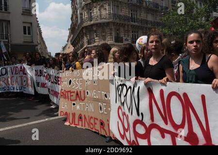 Environ 15,000 fonctionnaires ont manifesté à Paris à l'appel des principaux syndicats pour défendre leur statut et s'opposer à la prochaine réforme souhaitée par le gouvernement. Paris, France, le 22 mai 2018. Photo de Samuel Boivin / ABACAPRESS.COM Banque D'Images