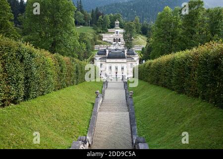 Cascade de trente marches en marbre, château de Linderhof, Oberbayern, Bavière, Allemagne Banque D'Images