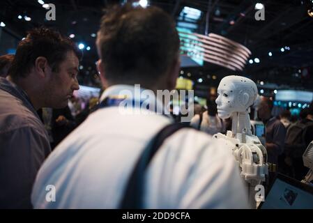 Un robot 3D imprimé grandeur nature est photographié au coin InMoov lors du salon VivaTech (Viva Technology) du 24 mai 2018 à Paris. Photo par ELIOT BLONDT/ABACAPRESS.COM Banque D'Images