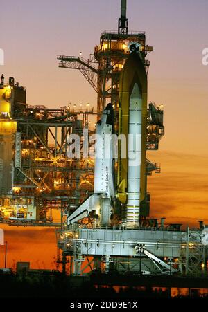 PAS DE FILM, PAS DE VIDÉO, PAS de TV, PAS DE DOCUMENTAIRE - la navette spatiale Atlantis STS-126 se trouve sur le plateau de lancement 39A au Centre spatial Kennedy en Floride, le dimanche 15 novembre 2009. La NASA doit lancer Atlantis et une équipe de six astronautes lundi pour une mission à la Station spatiale internationale. Photo de Red Huber/Orlando Sentinel/ABACAPRESS.COM Banque D'Images