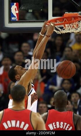 PAS DE FILM, PAS DE VIDÉO, PAS de TV, PAS DE DOCUMENTAIRE - The Golden State Warriorss' Anthony Randolph (4) se déjoue contre Portland Trail Blazers dans le deuxième trimestre à Oakland, CA, Etats-Unis le 20 novembre 2009. Les guerriers battit les Blazers, 108-94. Photo par Anda Chu/Oakland Tribune/MCT/ABACAPRESS.COM Banque D'Images