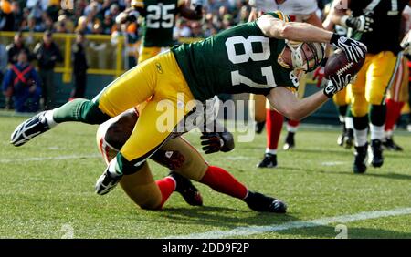 PAS DE FILM, PAS DE VIDÉO, PAS de TV, PAS DE DOCUMENTAIRE - les Packers de Green Bay Jordy Nelson marque un touchdown dans la première moitié contre les 49ers de San Francisco à Lambeau Field à Green Bay, WI, USA le 22 novembre 2009. Les Packers ont battu les Niners, 30-24. Photo de Rick Wood/Milwaukee Journal Sentinel/MCT/Cameleon/ABACAPRESS.COM Banque D'Images