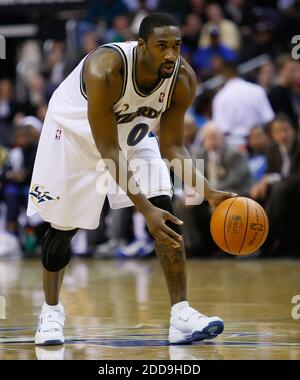 PAS DE FILM, PAS DE VIDÉO, PAS de TV, PAS DE DOCUMENTAIRE - Washington Wizards garde Gilbert Arenas apparaît lors d'un match contre la chaleur de Miami au Verizon Center à Washington, DC, Etats-Unis le 4 novembre 2009. Arenas est le centre d'une enquête sur une possible violation d'armes à feu impliquant un coéquipier Javaris Crittenton. Photo de Harry E. Walker/MCT/ABACAPRESS.COM Banque D'Images