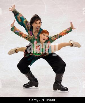 PAS DE FILM, PAS DE VIDÉO, PAS de télévision, PAS DE DOCUMENTAIRE - les patineurs russes Jana Khokhlova et Sergei Novitski participent à la danse originale lors de la compétition de patinage artistique de danse sur glace aux Jeux olympiques d'hiver de 2010 à Vancouver, en Colombie-Britannique, le dimanche 21 février 2010. Photo de Gerry Kahrmann/Canwest News Service/MCT/Cameleon/ABACAPRESS.COM Banque D'Images