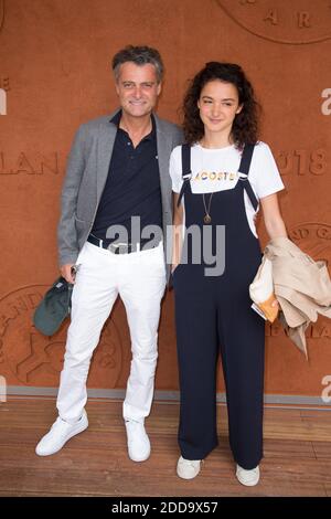 Philippe Dajoux et l'actrice Pauline Bression au Village lors de l'Open de tennis français à l'arène Roland-Garros le 27 mai 2018 à Paris, France. Photo de Nasser Berzane/ABACAPRESS.COM Banque D'Images