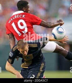 PAS DE FILM, PAS DE VIDÉO, PAS de TV, PAS DE DOCUMENTAIRE - Jordan Harvey de Philadelphie Union est en collision avec Danny Welbeck de Manchester United lors du match de football amical avant-saison, Philadelphia Union vs Manchester United au Lincoln Financial Field à Philadelphie, Pennsylvanie, USA le 21 juillet 2010. Manchester United a gagné 1-0. Photo de Steven M. Falk/MCT/Cameleon/ABACAPRESS.COM Banque D'Images