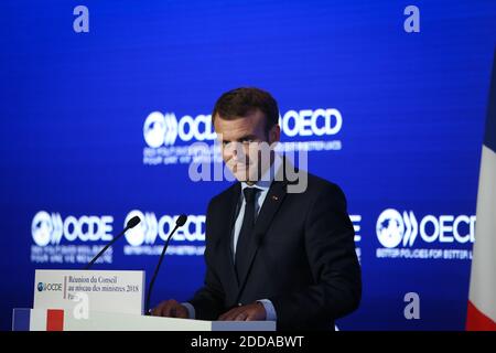 Le Président Emmanuel Macron assiste à la réunion du conseil ministériel de l'Organisation de coopération et de développement économiques (OCDE) sur le thème "recel multilatéralisme" à Paris, le 30 mai 2018. Photo de Hamilton/pool/ABACAPRESS.COM Banque D'Images