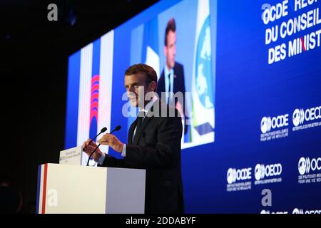 Le Président Emmanuel Macron assiste à la réunion du conseil ministériel de l'Organisation de coopération et de développement économiques (OCDE) sur le thème "recel multilatéralisme" à Paris, le 30 mai 2018. Photo de Hamilton/pool/ABACAPRESS.COM Banque D'Images