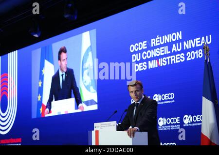 Le Président Emmanuel Macron assiste à la réunion du conseil ministériel de l'Organisation de coopération et de développement économiques (OCDE) sur le thème "recel multilatéralisme" à Paris, le 30 mai 2018. Photo de Hamilton/pool/ABACAPRESS.COM Banque D'Images