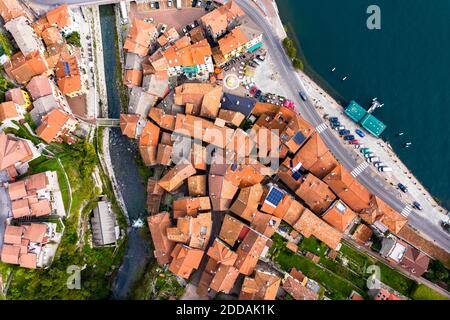 Vue aérienne de Colonno au lac de Côme, Lombardie, Italie Banque D'Images