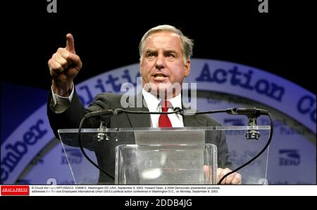 PAS DE FILM, PAS DE VIDÉO, PAS DE TV, PAS DE DOCUMENTAIRE - © CHUCK KENNEDY/KRT/ABACA. 53898-5. Washington-DC-USA, 8 septembre 2003. Howard Dean, candidat démocrate à la présidence en 2004, s'adresse à la conférence d'action politique du Service Employees International Union (SEIU) à Washington D.C., lundi, septembre Banque D'Images