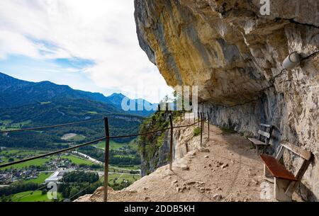 Autriche, haute-Autriche, Bad Goisern am Hallstattersee, sentier de montagne escarpé du mur éternel Banque D'Images