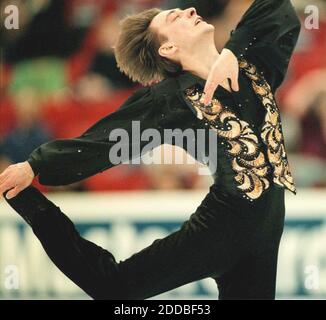PAS DE FILM, PAS DE VIDÉO, PAS de TV, PAS DE DOCUMENTAIRE - le patineur ukrainien de figure Viacheslav Zagorodniuk pendant le programme de short masculin aux Championnats du monde de patinage artistique tenu à Minneapolis, Minnesota, le 31 mars 1998. Photo de Joe Rossi/ST Paul Pioneer Press/KRT/CAMELEON/ABACA. Banque D'Images