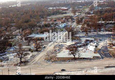 PAS DE FILM, PAS DE VIDÉO, PAS de TV, PAS DE DOCUMENTAIRE - à la suite de l'ouragan Katrina, le phare de Biloxi dans la seule chose qui restait debout à l'angle de porter Ave. Et US 90 à Biloxi, Mississippi, le 30 août 2005. Photo de David Purdy/Biloxi Sun Herald/KRT/ABACAPRESS.COM Banque D'Images