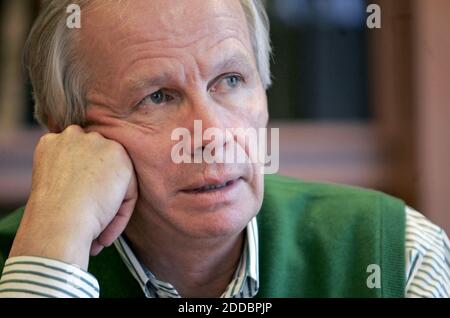 PAS DE FILM, PAS DE VIDÉO, PAS de télévision, PAS DE DOCUMENTAIRE - Tony Ridder parle de la vente des journaux Knight Ridder à McClatchy Co. Dans son bureau au 15ème étage du bâtiment Knight Ridder dans le centre-ville de San Jose, CA, USA, le 13 mars 2006. Photo de Nhat V. Meyer/San Jose Mercury News/KRT/ABACAPRESS.COM Banque D'Images