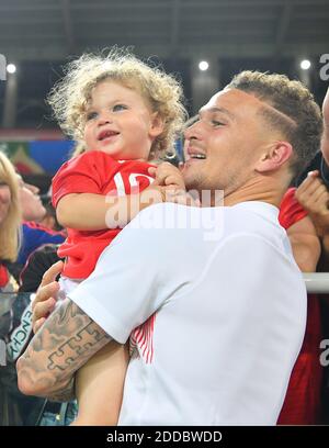 Kieran Trippier d'Angleterre avec sa femme Charlotte Trippier et leur fils Jacob Trippier participant au jeu final 1/8 entre la Colombie et l'Angleterre lors de la coupe du monde de la FIFA 2018 à Moscou, en Russie, le 3 juillet 2018. Photo de Christian Liewig/ABACAPRESS.COM Banque D'Images