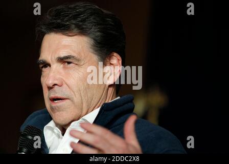 PAS DE FILM, PAS DE VIDÉO, PAS DE TV, PAS DE DOCUMENTAIRE - GOV TEXAS. Rick Perry fait campagne à Carroll, Iowa, États-Unis, le lundi 2 janvier 2012. Photo de Christopher Gannon/MCT/ABACAPRESS.COM Banque D'Images