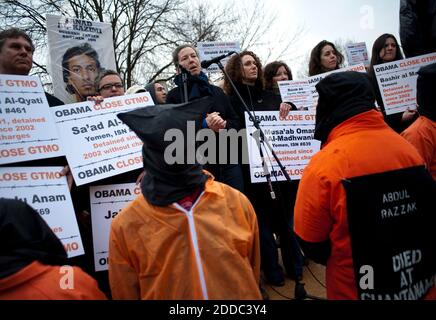 PAS DE FILM, PAS DE VIDÉO, PAS de télévision, PAS DE DOCUMENTAIRE - les manifestants se rassemblent à Washington, D.C., Etats-Unis pour exiger le mercredi 11 janvier 2012 que le président Obama tient sa promesse et ferme le centre de détention américain de Guantánamo Bay, Cuba. La manifestation marque 10 ans après le transfert des premiers détenus à Guantánamo. Photo de Pete Marovich/MCT/ABACAPRESS.COM Banque D'Images