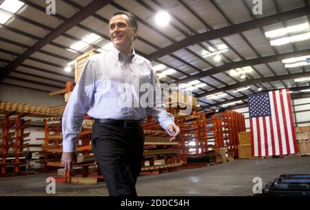 PAS DE FILM, PAS DE VIDÉO, PAS de TV, PAS DE DOCUMENTAIRE - le candidat républicain à la présidence Mitt Romney s'adresse à ses partisans lors d'un rassemblement à American Douglas Metals à Orlando, Floride, États-Unis, le mercredi 25 janvier 2012. Photo de Joe Burbank/Orlando Sentinel/MCT/ABACAPRESS.COM Banque D'Images