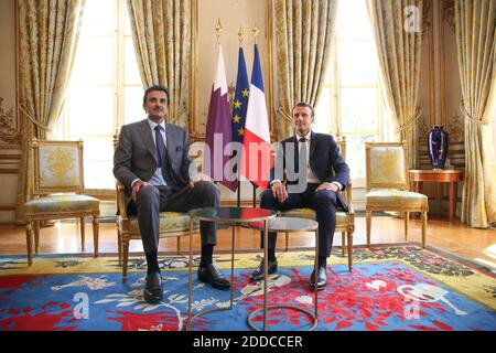 Le président Emmanuel Macron rencontre le cheikh Tamim bin Hamad Al Thani de l'Amir du Qatar à l'Elysée Palace, le 06 juillet 2018, à Paris, en France. Photo de Hamilton/Pool/ABACAPRESS.COM Banque D'Images