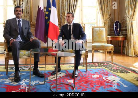 Le président Emmanuel Macron rencontre le cheikh Tamim bin Hamad Al Thani de l'Amir du Qatar à l'Elysée Palace, le 06 juillet 2018, à Paris, en France. Photo de Hamilton/Pool/ABACAPRESS.COM Banque D'Images