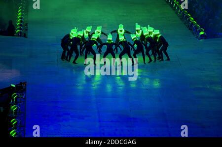 PAS DE FILM, PAS DE VIDÉO, PAS de TV, PAS DE DOCUMENTAIRE - les artistes interprètes pour les Jeux Olympiques de Rio de Janerio 2016 ont dansé pour un segment de huit minutes lors de la cérémonie de clôture au stade olympique lors des Jeux Olympiques d'été 2012 à Londres, Royaume-Uni, le dimanche 12 août 2012. Photo de David Eulitt/Kansas City Star/MCT/ABACAPRESS.COM Banque D'Images