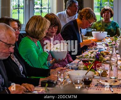 Art et cuisine. Délices culinaires comme association à une exposition d'art Banque D'Images