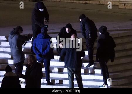 Bologne, Italie. 24 novembre 2020. Vasco Rossi gira nuovo clip sur piazza maggiore - Foto Michele Nucci durante VASCO ROSSI GIRA NUOVO CLIP SUR NOTTURNA SUR PIAZZA MAGGIORE, News sur Bologna, Italia, 24 novembre 2020 crédit: Agence photo indépendante/Alay Live News Banque D'Images