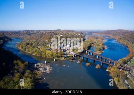 Etats-Unis, Virginie occidentale, Harpers Ferry, vue aérienne de la ville au confluent des rivières Potomac et Shenandoah Banque D'Images