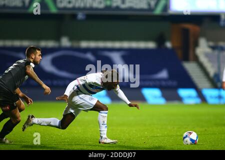 Londres, Royaume-Uni. 24 novembre 2020. Osman Kakay, de Queens Park Rangers, en action lors du match de championnat EFL Skybet, Queens Park Rangers v Rotherham Utd au Kiyan Prince Foundation Stadium, Loftus Road à Londres, le mardi 24 novembre 2020. Cette image ne peut être utilisée qu'à des fins éditoriales. Utilisation éditoriale uniquement, licence requise pour une utilisation commerciale. Aucune utilisation dans les Paris, les jeux ou les publications d'un seul club/ligue/joueur. photo par Tom Smeeth/Andrew Orchard sports Photography/Alay Live News crédit: Andrew Orchard sports Photography/Alay Live News Banque D'Images