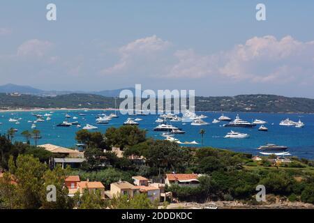 Vue générale de la baie de Pampelonne, Saint-Tropez, France, le 12 juillet 2018. Le conseil municipal de Ramatuelle a vote, ce lundi 16 juillet, les délégations des lots de plage pour les concessions futures. Les elu ont procédé à un vote un bulletin secret à partir de valider l'attribution des lots de plage, sur une plage de Pampelonne reconfigureee pour répondre au schéma d'amenagement. Photo par ABACAPRESS.COM Banque D'Images