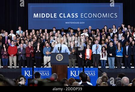 PAS DE FILM, PAS DE VIDÉO, PAS de TV, PAS DE DOCUMENTAIRE - le président Barack Obama parle au pavillon des sports d'Anschutz sur le campus de l'Université du Kansas le jeudi 22 janvier 2015 à Lawrence, KS, Etats-Unis. Photo de John Sleezer/Kansas City Star/TNS/ABACAPRESS.COM Banque D'Images