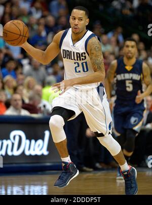 PAS DE FILM, PAS DE VIDÉO, PAS de TV, PAS DE DOCUMENTAIRE - Dallas Mavericks Guard Devin Harris (20) fait une mise à pied à l'American Airline Center à Dallas, TX, USA le 27 janvier 2015. Photo de Max Faulkner/fort Worth Star-Telegram/TNS/ABACAPRESS.COM Banque D'Images