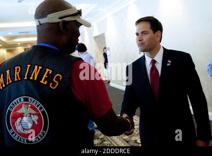 PAS DE FILM, PAS DE VIDÉO, PAS de TV, PAS DE DOCUMENTAIRE - le sénateur de Floride Marco Rubio accueille les membres de la délégation du Minnesota à Saint-Pétersbourg, FL, USA le 29 août 2012. Photo de Glen Stubbe/Minneapolis Star Tribune/TNS/ABACAPRESS.COM Banque D'Images