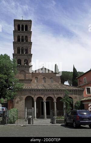 Roma, ROM, Italie, Italien; San Giovanni a Porta Latina; Saint John avant la porte latine; Kościół św. Jana W Łacińskiej Bramie; 拉丁门前圣若望圣殿 Banque D'Images