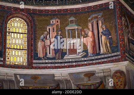 Roma ROM Italie Italien; Basilique de Santa Maria à l'intérieur de Trastevere; Bazylika Najświętszej Maryi Panny na Zatybrzu 台伯河西圣母圣殿, סנטה מריה אין טרסטוורה Banque D'Images