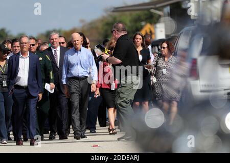 PAS DE FILM, PAS DE VIDÉO, PAS de TV, PAS DE DOCUMENTAIRE - le gouverneur Rick Scott, agent spécial du FBI en charge Rob Lasky, Broward County Sheriff Scott Israel et d'autres arrivent à prendre la parole lors d'une conférence de presse le jeudi 15 février 2018, Près de Marjory Stoneman Douglas High School à Parkland où 17 personnes ont été tuées mercredi. Photo par Amy Beth Bennett/Sun Sentinel/TNS/ABACAPRESS.COM Banque D'Images