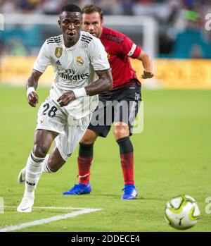 PAS DE FILM, PAS DE VIDÉO, PAS de TV, PAS DE DOCUMENTAIRE - Real Madrid Forward Vinicius Junior (28) conduit le ballon à l'intérieur de la boîte de Manchester United pendant la première moitié de l'action de la coupe des champions internationale au Hard Rock Stadium à Miami Gardens, FL, USA le mardi 31 juillet 2018. Manchester United a gagné, 2-1. Photo de Sam Navarro/Miami Herald/TNS/ABACAPRESS.COM Banque D'Images