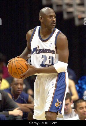 KRT STAND SEUL SPORTS PHOTO SLUGGED: WIZARDS photo KRT PAR HARRY E. WALKER/KRT (février 28) Michael Jordan de Washington (23) joue contre Houston le jeudi 27 février 2003. (gsb) 2003 photos par TNS/ABACAPRESS.COM Banque D'Images