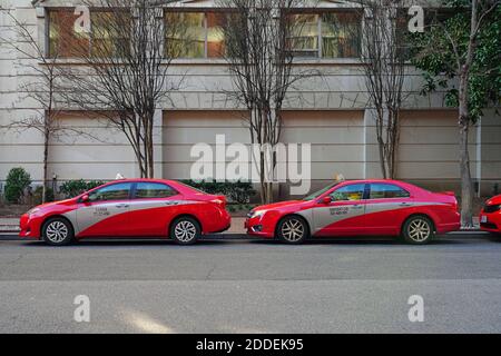 WASHINGTON, DC -21 FÉVRIER 2020 - vue des taxis rouges dans la rue à Washington, DC, États-Unis. Banque D'Images