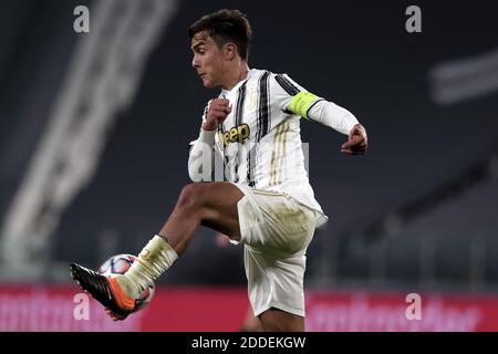 Turin, Italie. 24 novembre 2020. Paulo Dybala du Juventus FC en action lors du match de football Stage G du groupe de la Ligue des Champions entre le Juventus FC et le stade Ferencvaros Juventus à Turin (Italie), le 24 novembre 2020. Photo Federico Tardito/Insidefoto Credit: Insidefoto srl/Alay Live News Banque D'Images