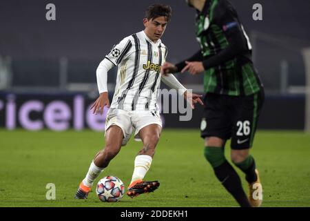 Turin, Italie. 24 novembre 2020. Paulo Dybala du Juventus FC en action lors du match de football Stage G du groupe de la Ligue des Champions entre le Juventus FC et le stade Ferencvaros Juventus à Turin (Italie), le 24 novembre 2020. Photo Federico Tardito/Insidefoto Credit: Insidefoto srl/Alay Live News Banque D'Images