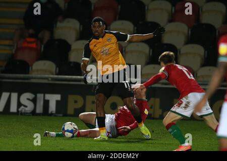 Newport, Royaume-Uni. 24 novembre 2020. Tristan Abrahams de Newport County (c) en action.EFL football League Two Match, Newport County v Walsall à Rodney Parade à Newport, pays de Galles, le mardi 24 novembre 2020. Cette image ne peut être utilisée qu'à des fins éditoriales. Utilisation éditoriale uniquement, licence requise pour une utilisation commerciale. Aucune utilisation dans les Paris, les jeux ou les publications d'un seul club/ligue/joueur. photo par Andrew Orchard/Andrew Orchard sports Photography/Alamy Live News crédit: Andrew Orchard sports Photography/Alamy Live News Banque D'Images